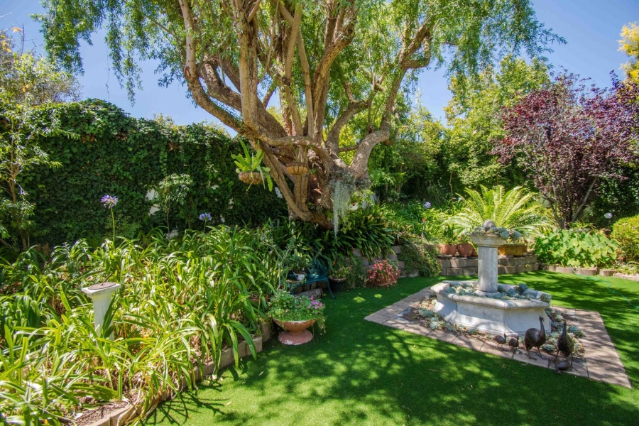 4 Bedroom Property for Sale in Heldervue Western Cape